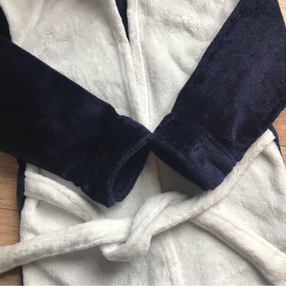 Penguin Toddler Bathrobe - Picture 6 of 13